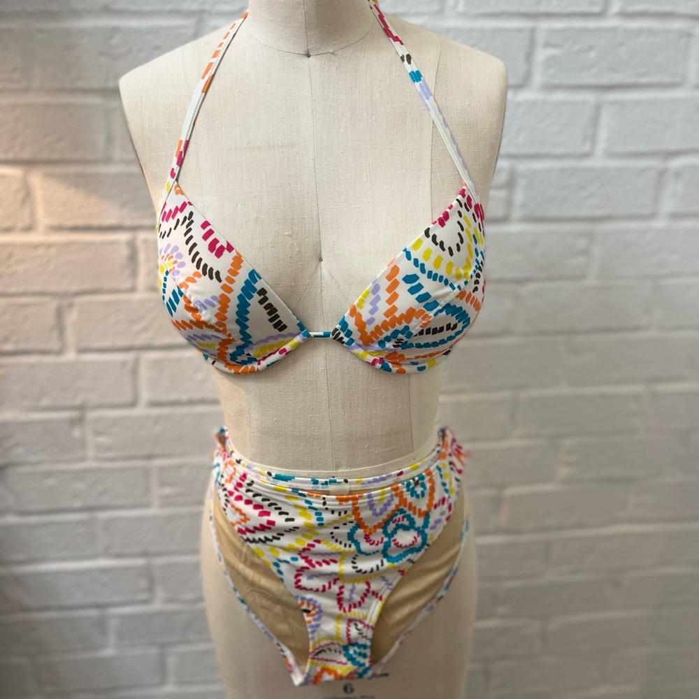 Victoria’s Secret bikini top size 34D and small bottoms